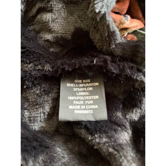 Black pink faux fur floral infinity scarf - Picture 4 of 7